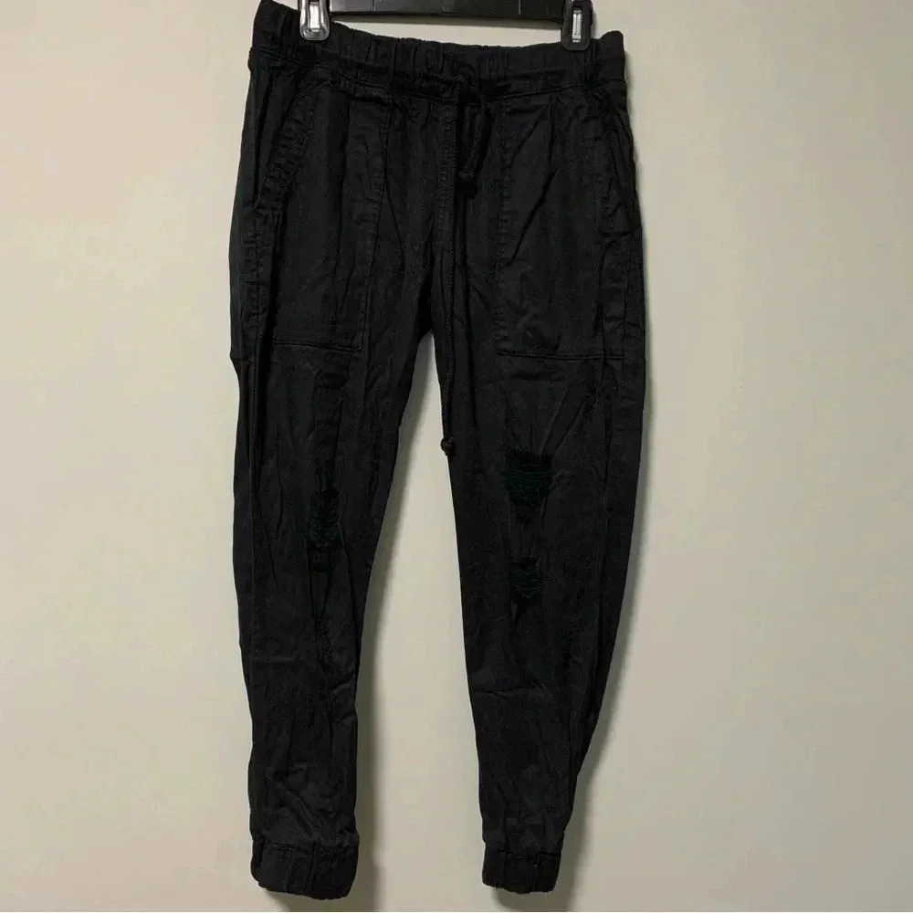 Cloth & stone distressed black pants